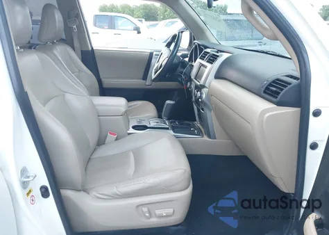 2011 Toyota 4Runner Sr5 V6 z USA, uszkodzony, nr VIN JTEZU5JR6B5022642